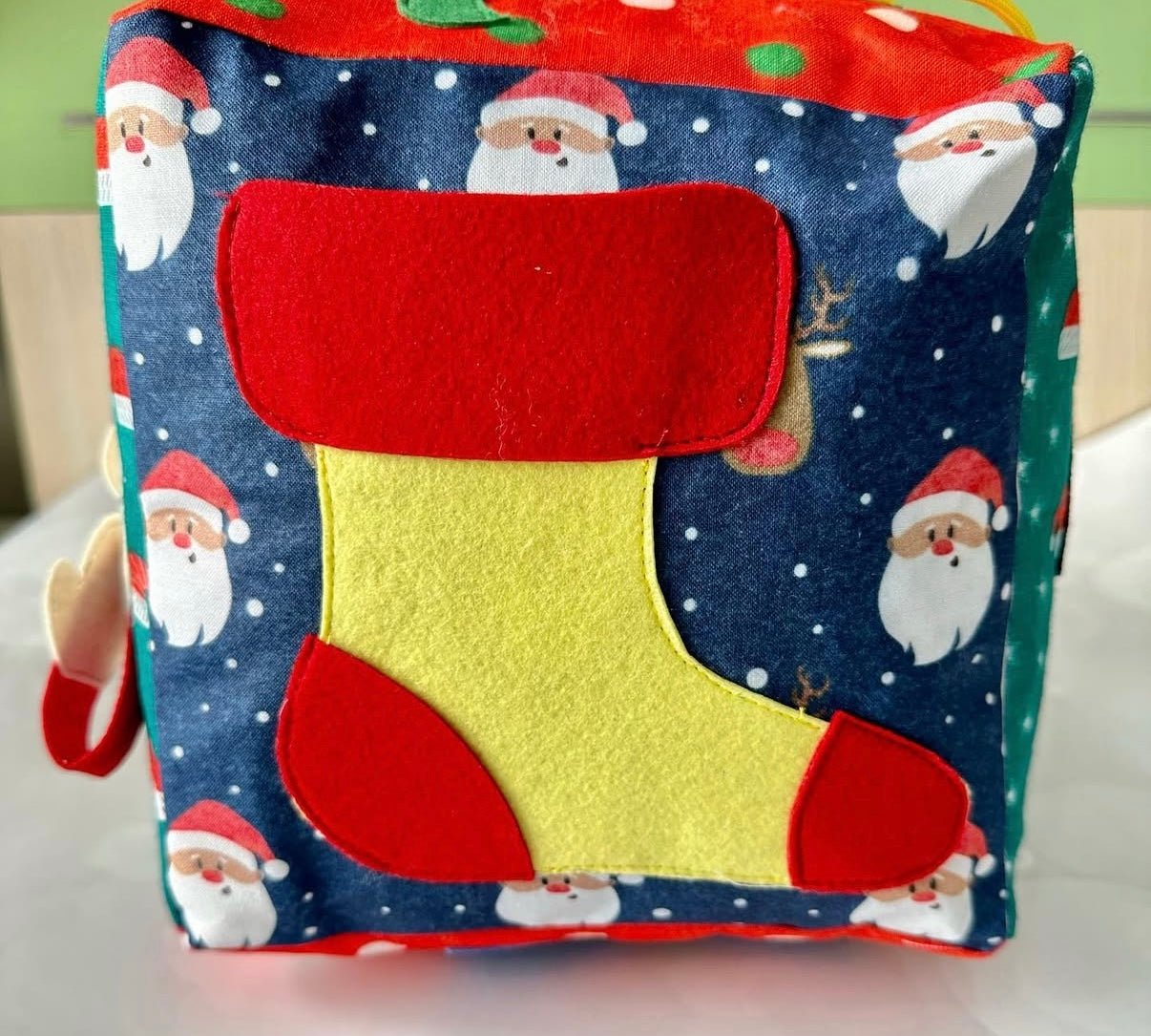 Christmas Activity Cube for Toddlers – Montessori Sensory Toy | Festive Holiday Learning Cube for Kids - yarnandyawn