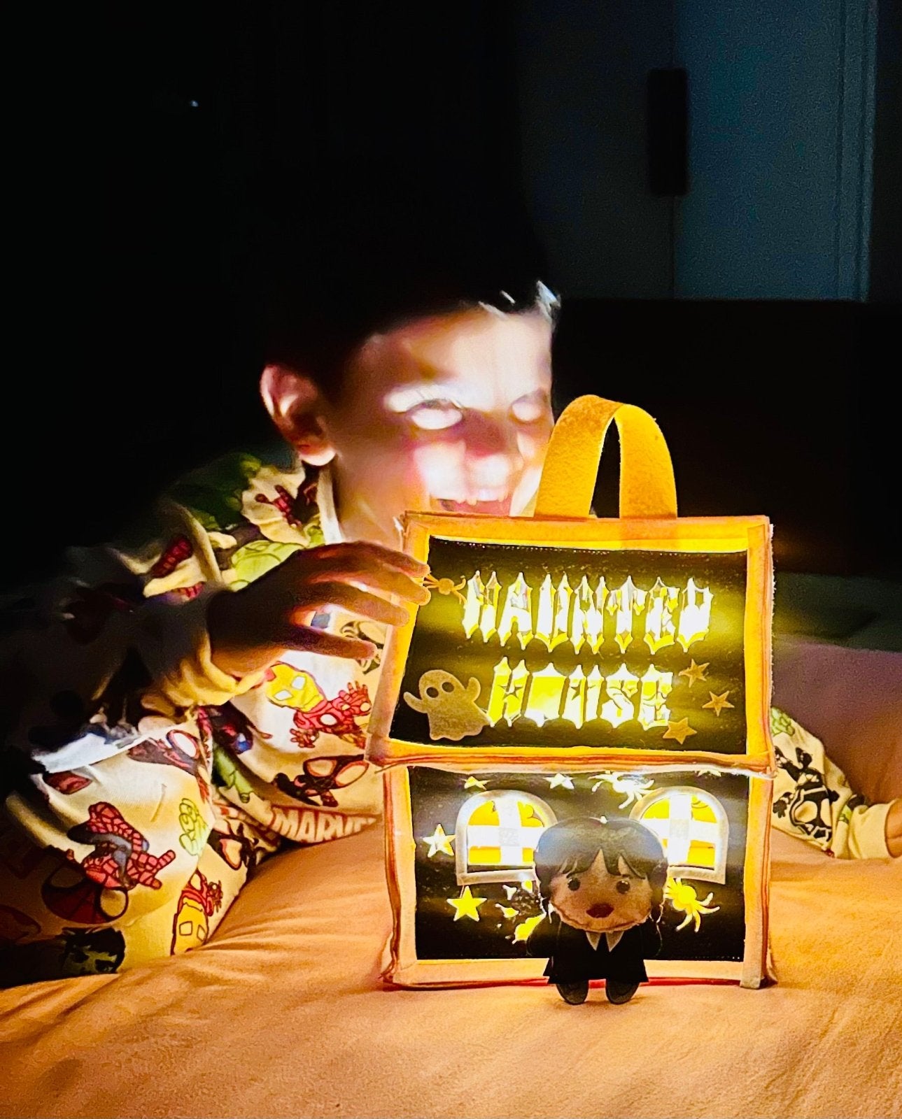 Handmade Haunted House Felt Lamp – Pretend Play & Halloween Sensory Set for Kids with 3 spooky characters - yarnandyawn
