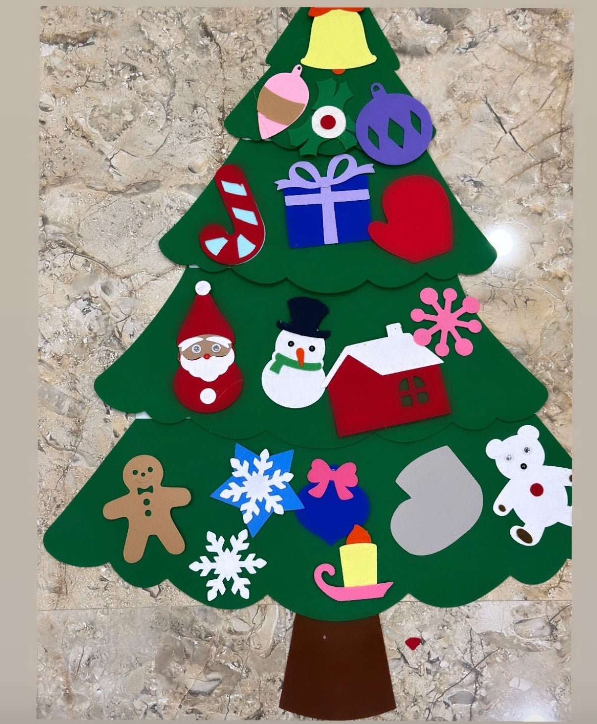 Felt DIY Christmas hanging tree with 20 - sensory Christmas decor - yarnandyawn