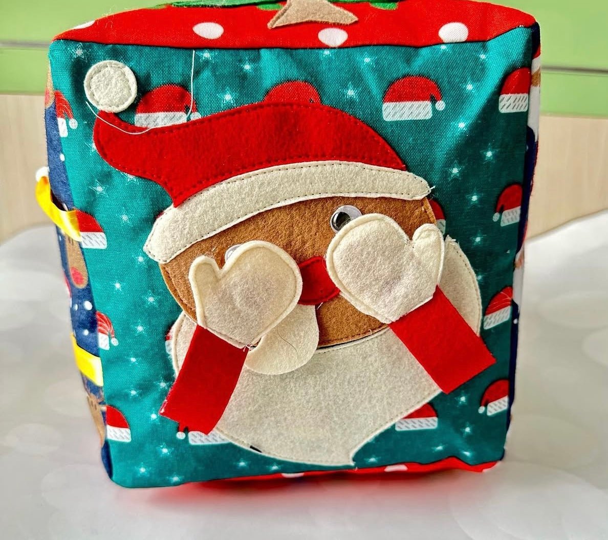 Christmas Activity Cube for Toddlers – Montessori Sensory Toy | Festive Holiday Learning Cube for Kids - yarnandyawn